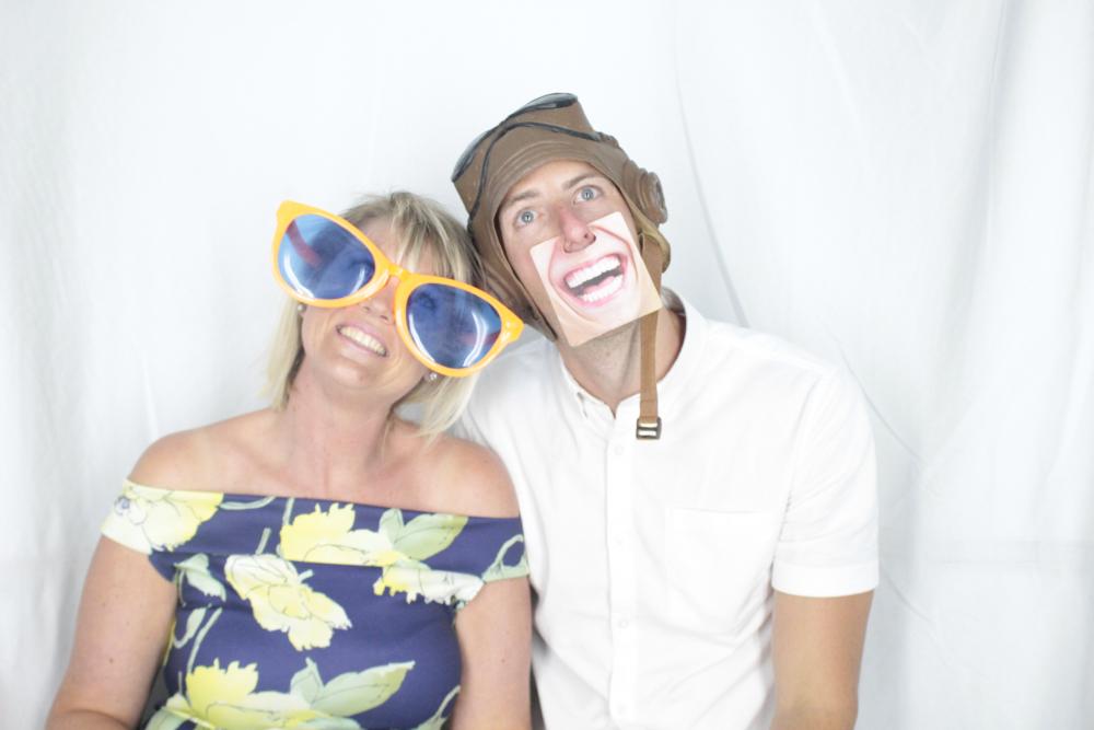Mr & Mrs Guillen | View more photos from the event at gallery.myphotoboothexperience.co.uk/u/MyPhotoBoothExperienceLtd/Mr-Mrs-Guillen